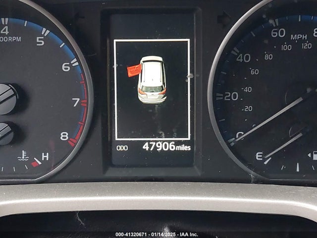 Toyota RAV4 LE 2018 JTMZFREV5JJ207638 Image 14