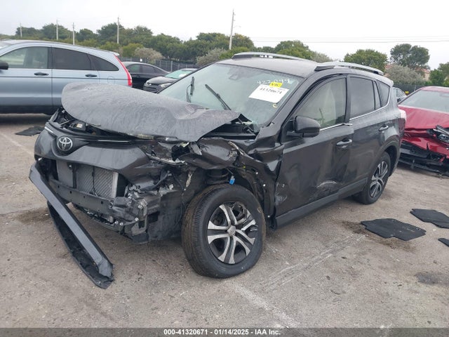 Toyota RAV4 LE 2018 JTMZFREV5JJ207638 Image 2