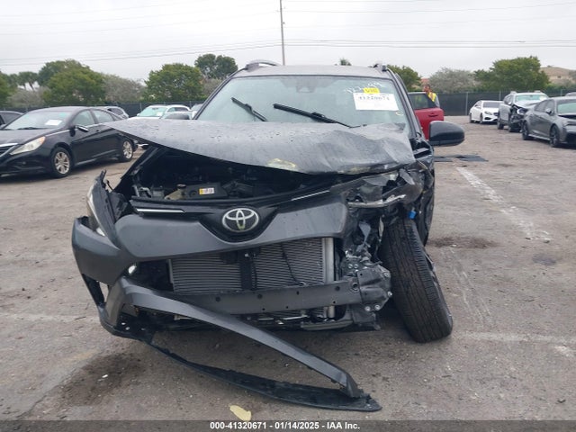 Toyota RAV4 LE 2018 JTMZFREV5JJ207638 Image 6