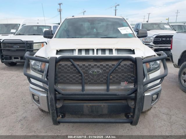 5TFDW5F19JX770994 Toyota Tundra Sr5 5.7l V8