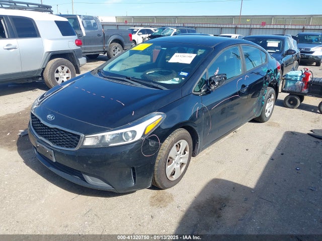 3KPFK4A7XHE121712 KIA Forte