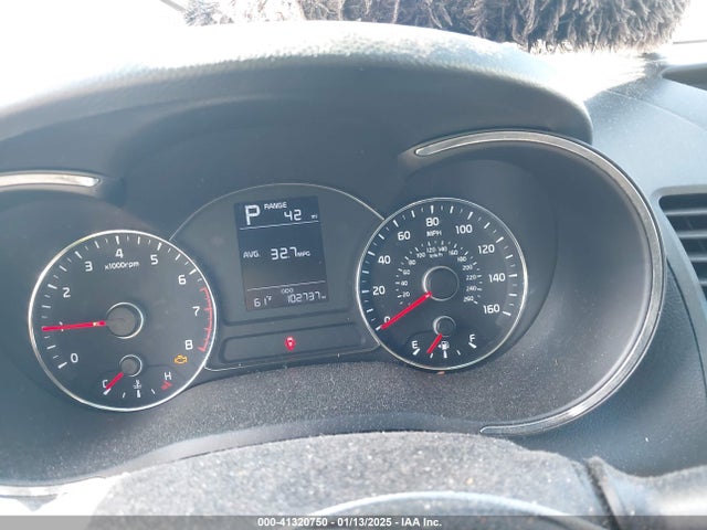 3KPFK4A7XHE121712 KIA Forte