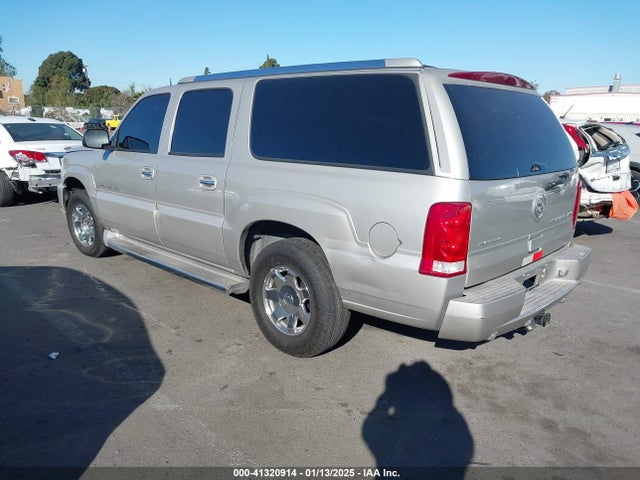 2005 CADILLAC ESCALADE ESV 3GYFK66N75G215284 Photo 2