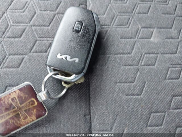 KNDEUCAA7R7559438 KIA SELTOS S