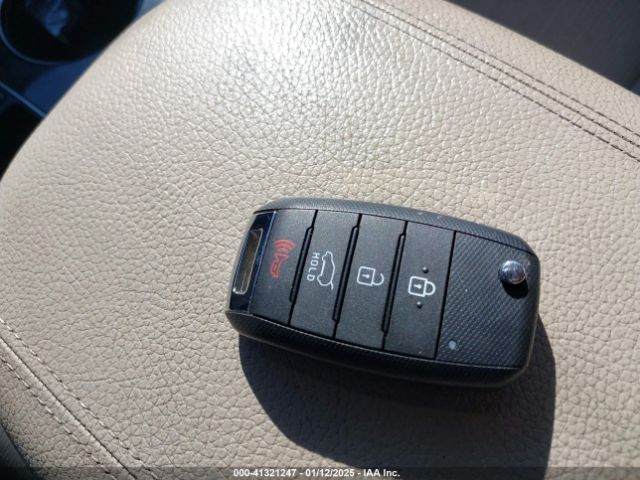 5XYKT3A64FG561762 KIA SORENTO LX
