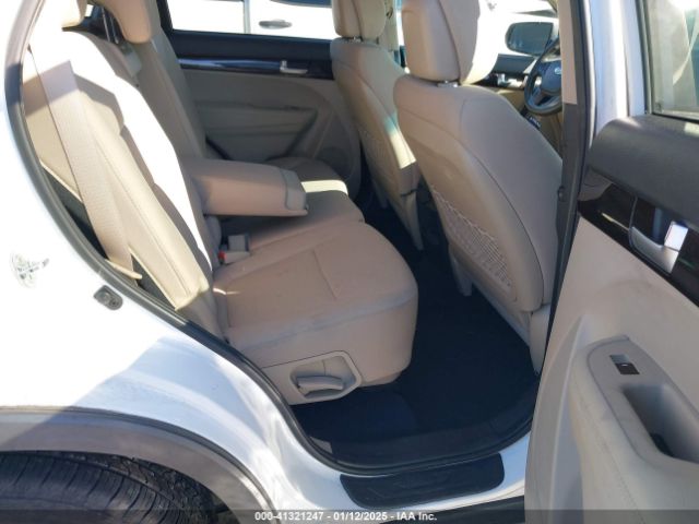 5XYKT3A64FG561762 KIA SORENTO LX