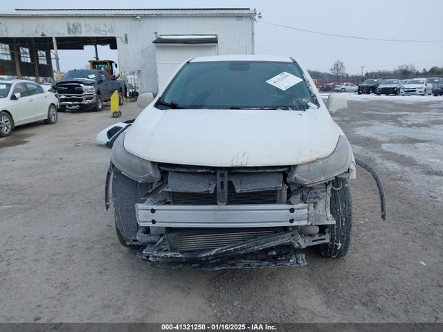Chevrolet TRAX LS 2018 3GNCJNSB6JL157565 Image 13