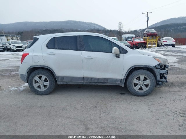 Chevrolet TRAX LS 2018 3GNCJNSB6JL157565 Image 14