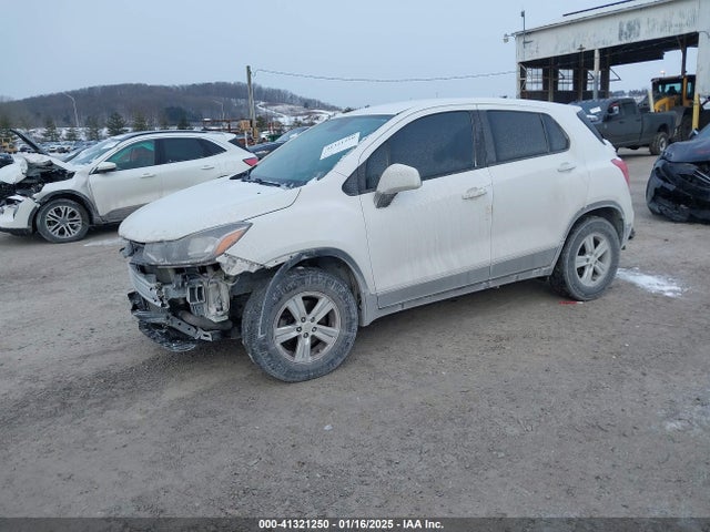 Chevrolet TRAX LS 2018 3GNCJNSB6JL157565 Image 2