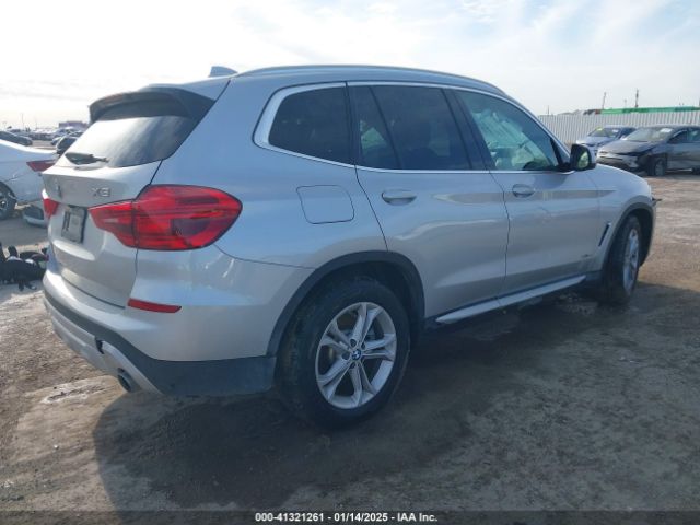 2018 BMW X3 5UXTR9C5XJLD60392 Photo 3