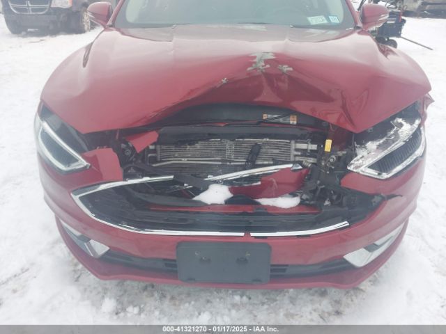 3FA6P0T90HR256379 Ford FUSION SE