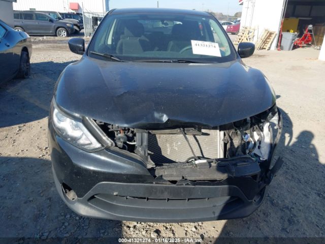 JN1BJ1CP1JW108049 Nissan Rogue Sport S