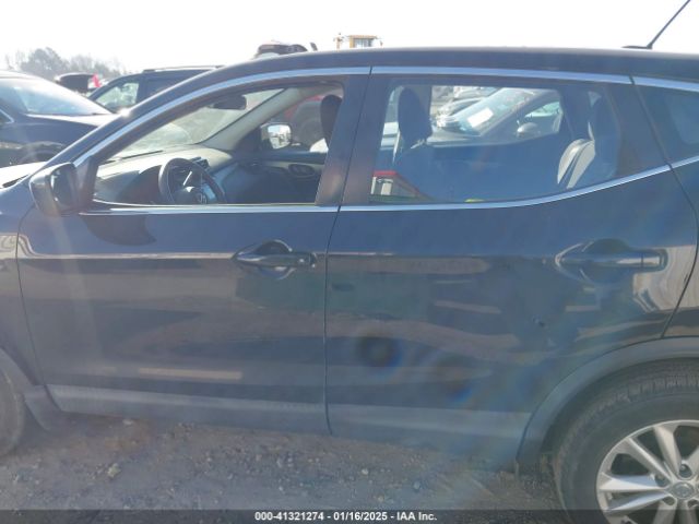 JN1BJ1CP1JW108049 Nissan Rogue Sport S