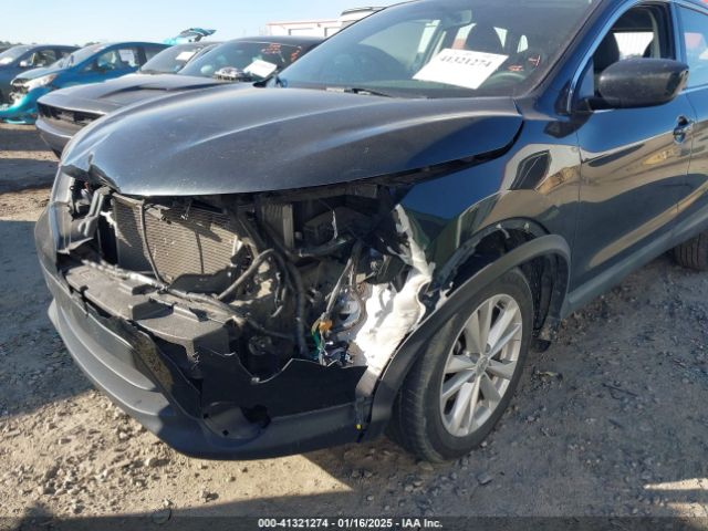 JN1BJ1CP1JW108049 Nissan Rogue Sport S