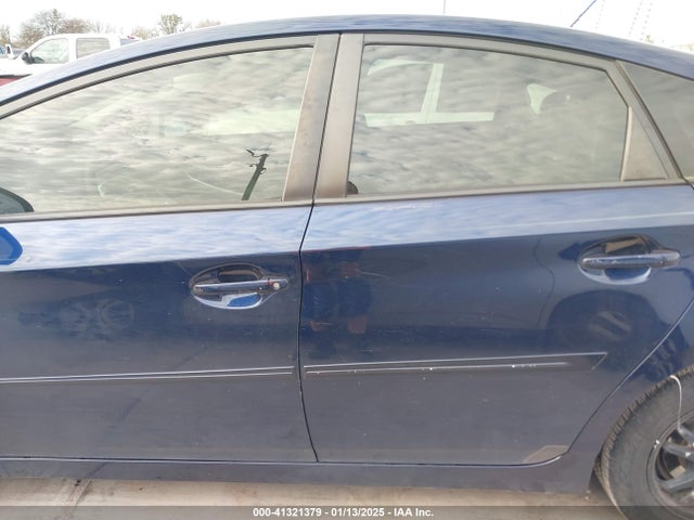 Toyota Prius Two 2014 JTDKN3DU7E1740977 Image 15
