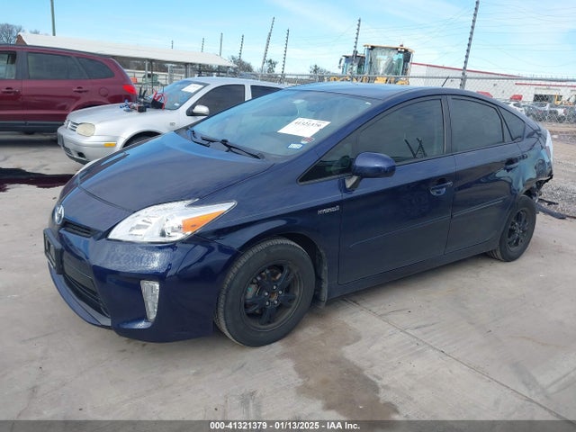 Toyota Prius Two 2014 JTDKN3DU7E1740977 Image 2