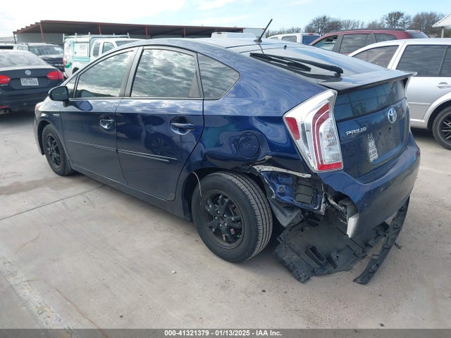 Toyota Prius Two 2014 JTDKN3DU7E1740977 Image 3