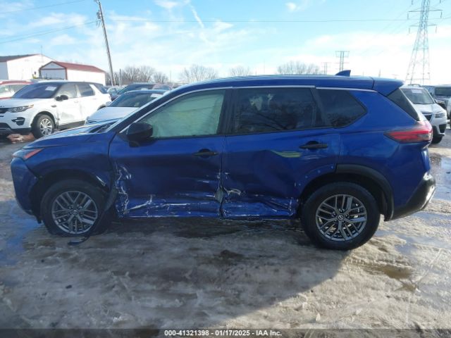 JN8AT3AB1MW225886 Nissan Rogue S Intelligent Awd