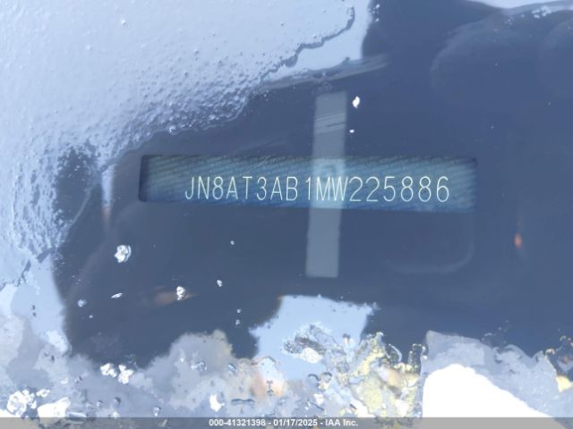 JN8AT3AB1MW225886 Nissan Rogue S Intelligent Awd