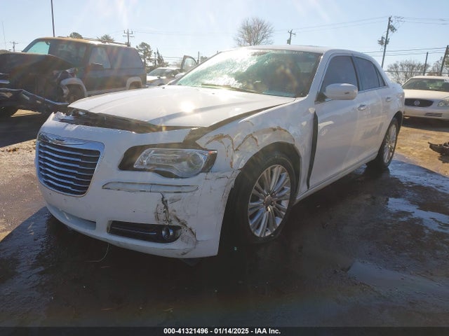 Chrysler 300 2014 2C3CCARG6EH161969 Image 2