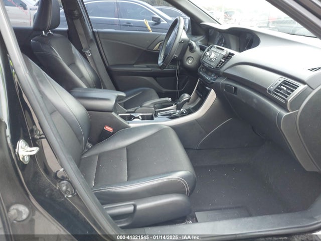 Продажа на аукционе авто 2017 Honda Accord Sport, vin: 1HGCR2F5XHA185599, номер лота: 41321545
