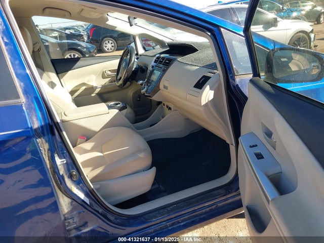 41321637 :رقم المزاد ، JTDZN3EU8C3147420 vin ، 2012 Toyota Prius V Three مزاد بيع