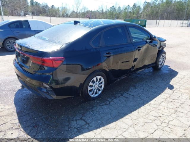 3KPF24AD3PE677431 KIA FORTE LX