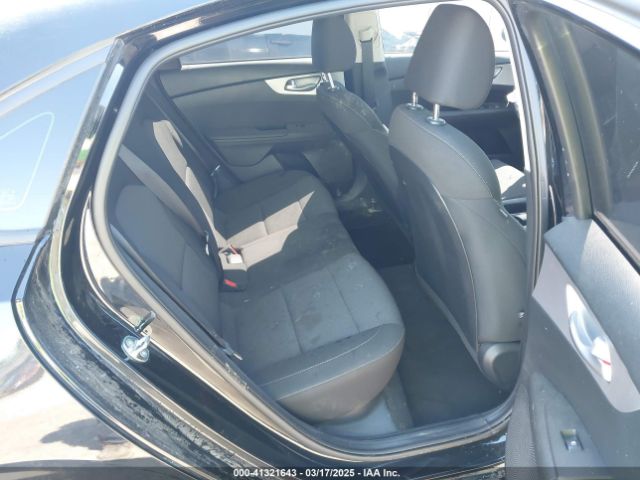 3KPF24AD3PE677431 KIA FORTE LX