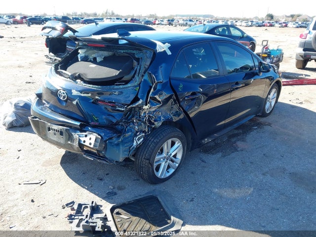JTND4MBE2N3153843 Toyota COROLLA SE