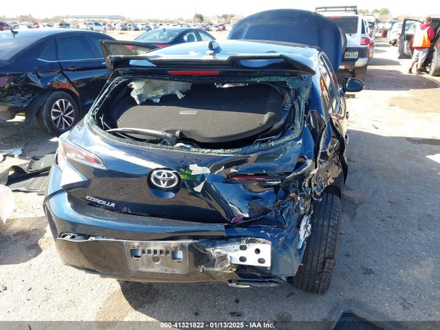 JTND4MBE2N3153843 Toyota COROLLA SE