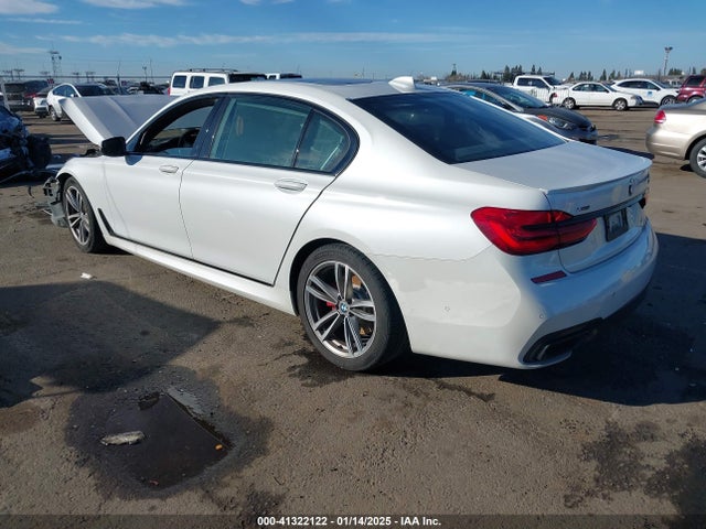 BMW 2018 2018 WBA7F2C57JB238575 Image 3