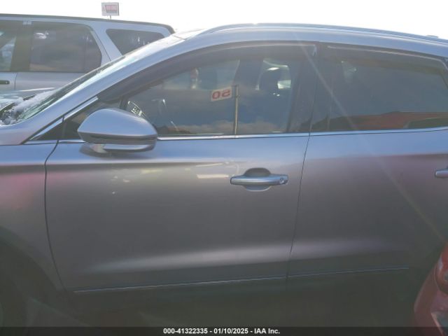 5LMCJ3C94GUJ28811 Lincoln Mkc Reserve