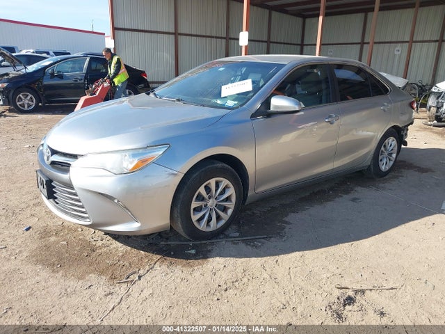 Toyota CAMRY LE 2016 4T4BF1FK6GR584589 Image 2