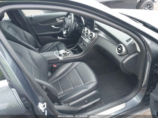 55SWF4KB9FU073570 Mercedes-Benz C 300 4matic/luxury 4matic/sport 4matic