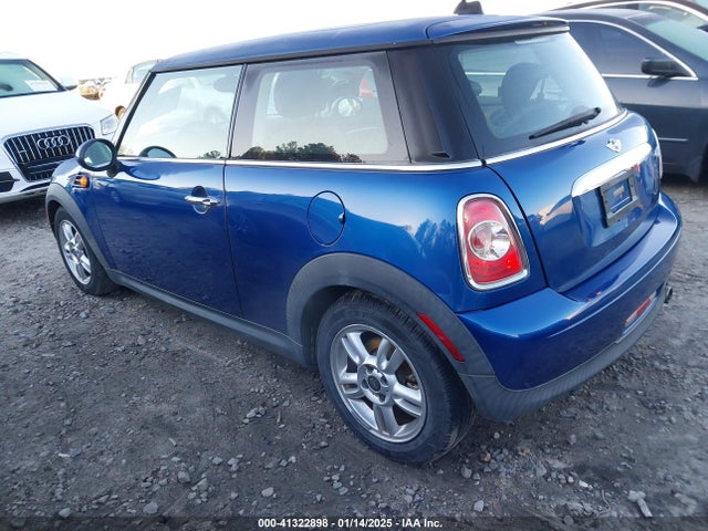 2012 MINI COOPER WMWSU3C54CT543857 Photo 2