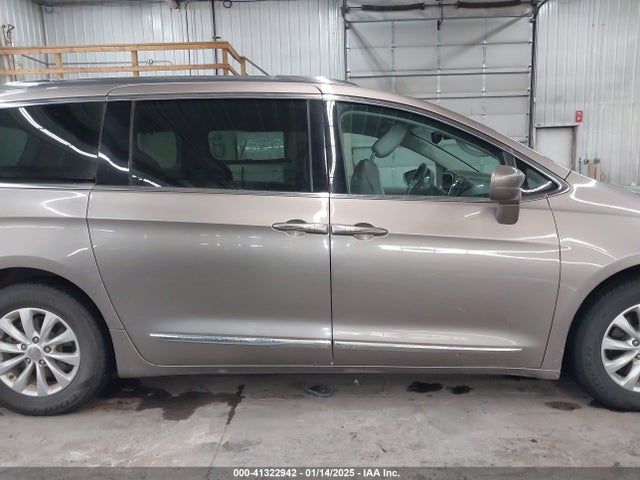 Chrysler Pacifica Touring L 2018 2C4RC1BG1JR132609 Image 13
