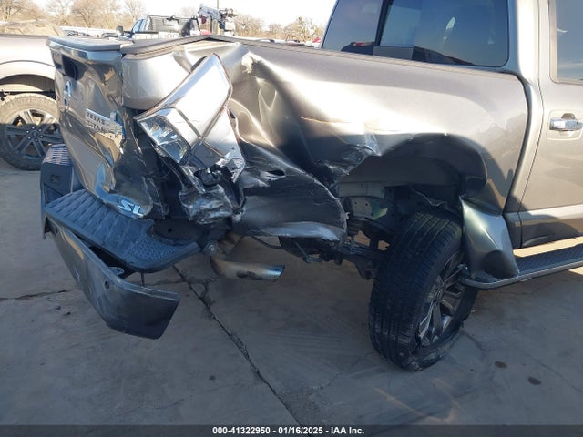 1N6AA1E64HN572012 Nissan Titan Sl
