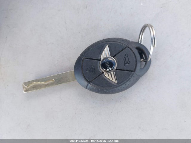 2007 MINI COOPER S WMWRH335X7TJ43424 Photo 10