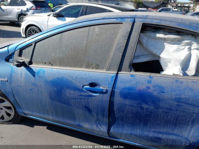 JTDKDTB37F1112044 Toyota Prius C Two