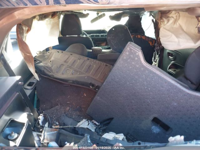 JTDKDTB37F1112044 Toyota Prius C Two