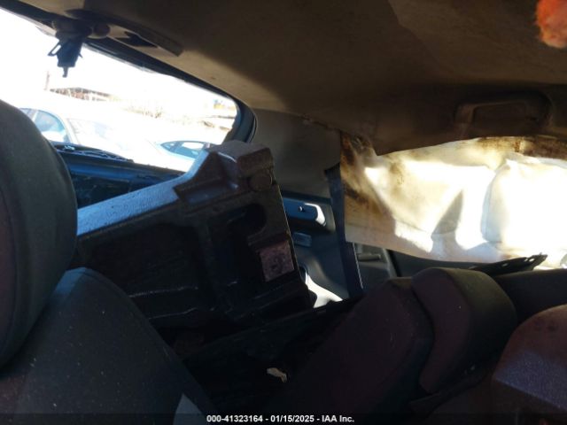 JTDKDTB37F1112044 Toyota Prius C Two
