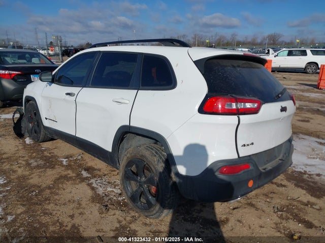 1C4PJMCS7FW792850 Jeep Cherokee Latitude Altitude
