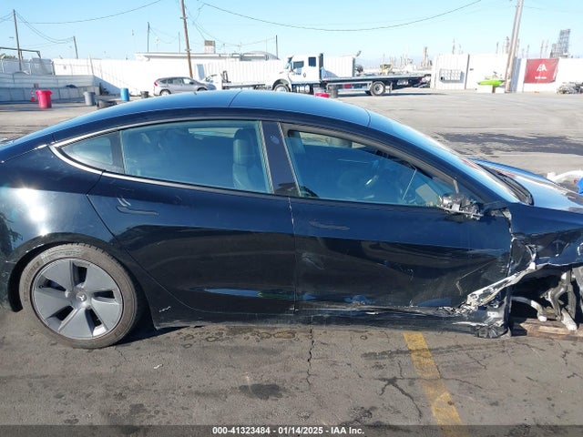 Tesla Model 3 Long Range Dual Motor All-wheel Drive 2022 5YJ3E1EB7NF252125 Image 13