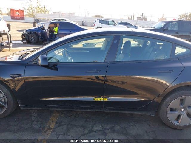 Tesla Model 3 Long Range Dual Motor All-wheel Drive 2022 5YJ3E1EB7NF252125 Image 14