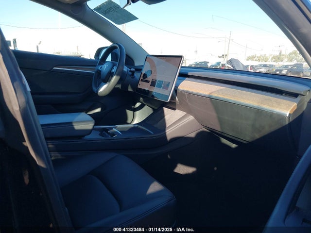 2022 TESLA MODEL 3 5YJ3E1EB7NF252125 Photo 4