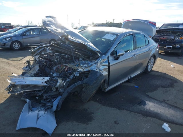 Toyota CAMRY LE 2020 4T1C11AK9LU975346 Image 2