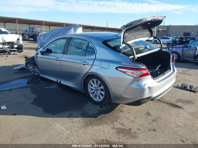 Toyota CAMRY LE 2020 4T1C11AK9LU975346 Image 3