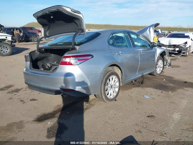 Toyota CAMRY LE 2020 4T1C11AK9LU975346 Image 4