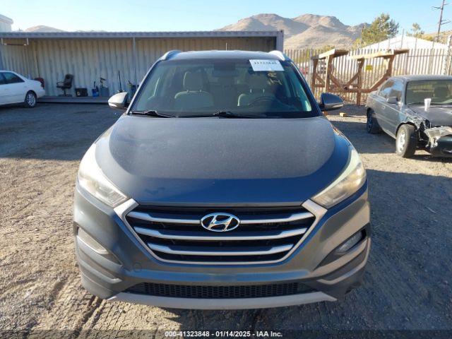 KM8J3CA22HU355572 Hyundai Tucson Sport
