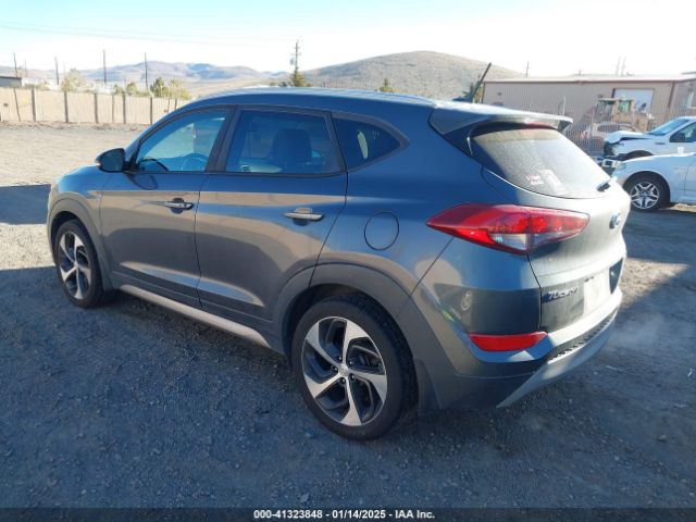 KM8J3CA22HU355572 Hyundai Tucson Sport